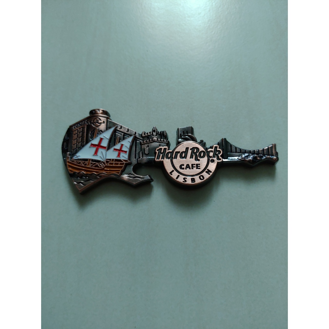 Hard Rock Cafe Lisbon Skyline magnet (bronze)